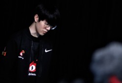 九游游戏中心-独行侠引发争议！，TheShy官方宣布出色发挥新规赛场气氛高涨(新赛季独行侠有哪些签约)