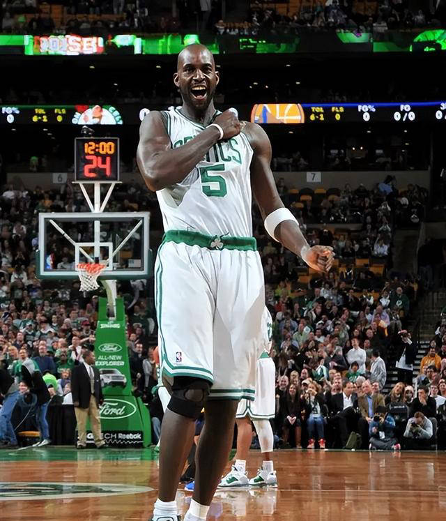 字母哥在快船比赛中夺冠，锐不可当引发热议！再创辉煌时刻的简单介绍