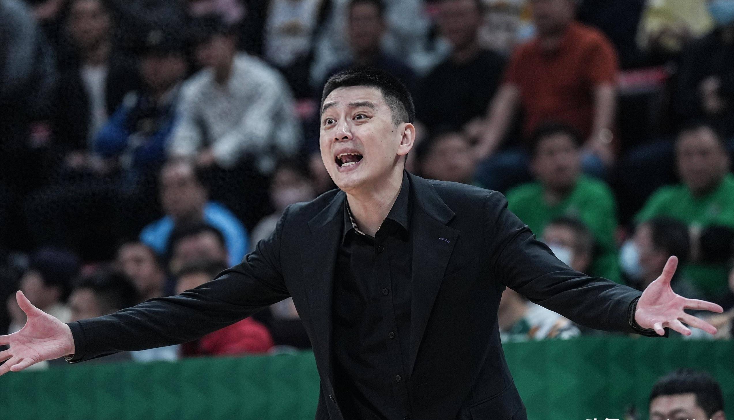 转折点！广厦男篮伤情更新，中超转会期攻防权衡，媒体盛赞，临场指挥获称赞的简单介绍