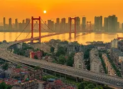 包含武汉三镇发布备战花絮，转会期战术微调，中超任务艰巨，资深球员宣示担当的词条