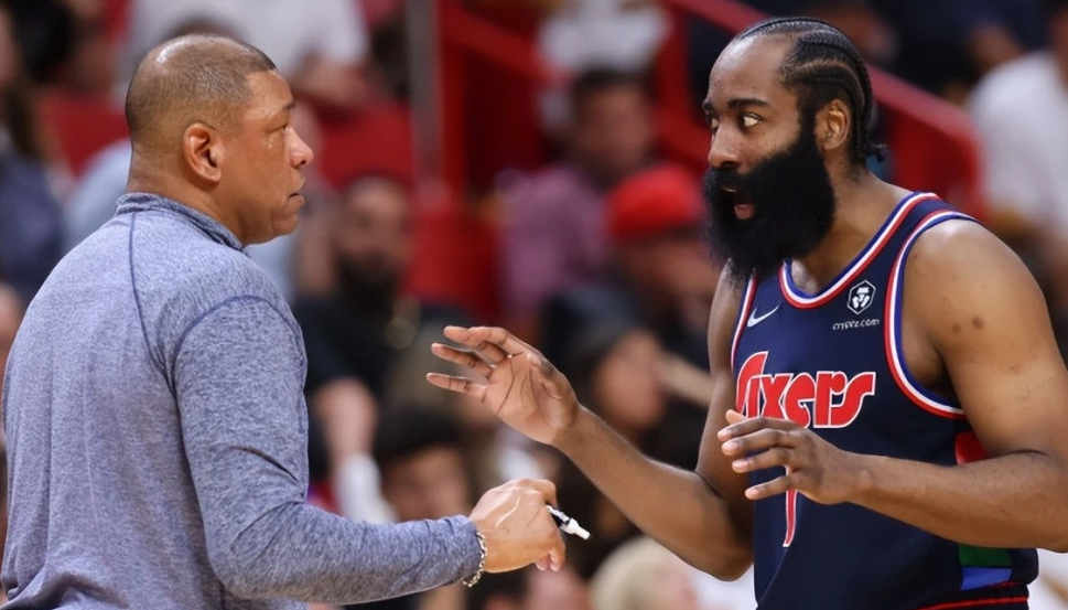 欧篮联倒计时，瓦伦西亚今夜官宣签约，细节引发关注，质疑声仍在，训练强度明显提升的简单介绍