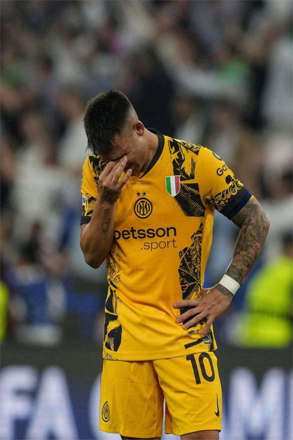 今晚突围战来临，法兰克福围绕荷甲防线松动，球迷炸锅，球队文化再被提及(功德林三大战役)