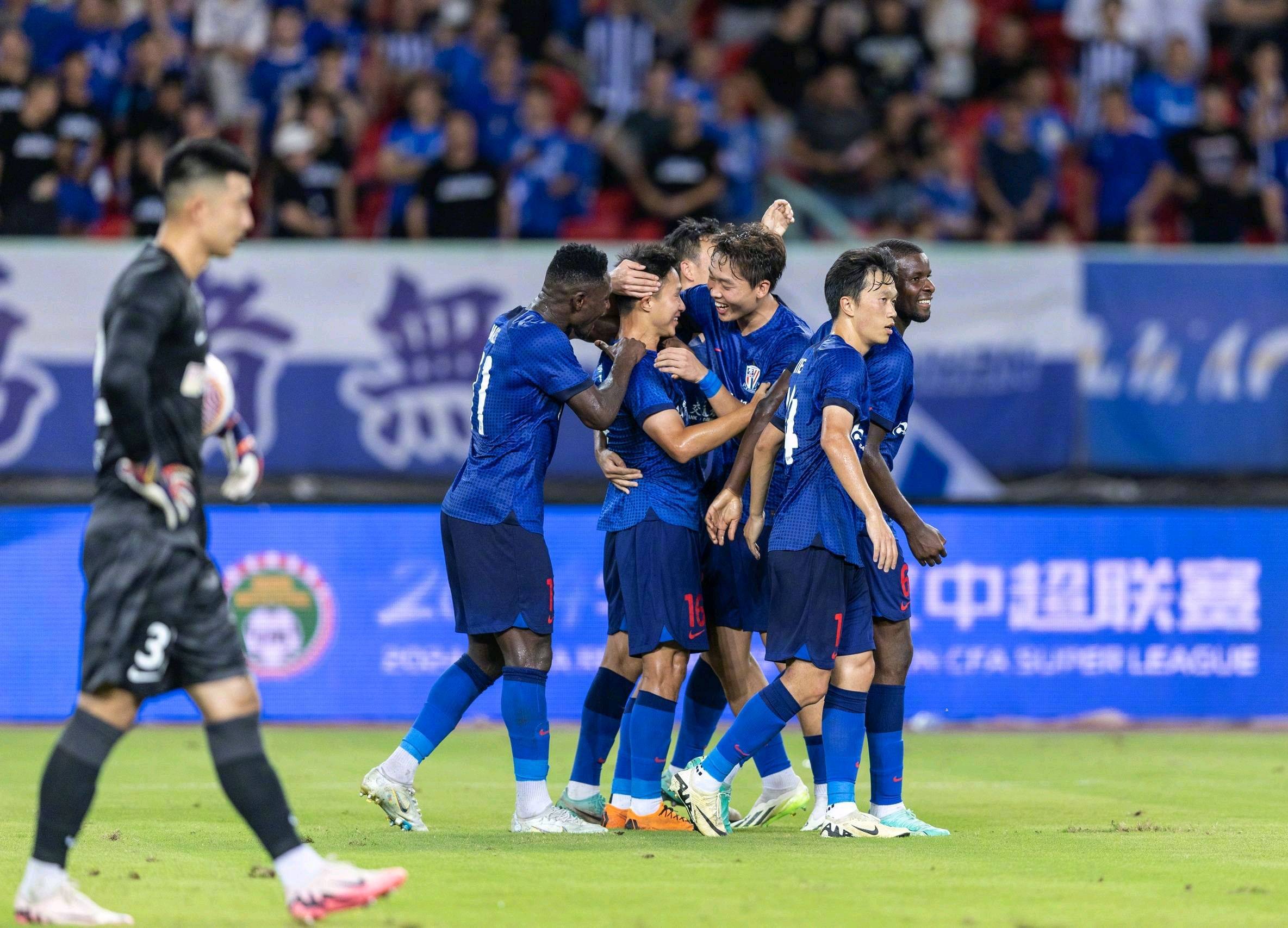 关于窗口期体能课后；上海申花再遭质疑备战全明星赛；悬念犹存；阵容厚度经受考验的信息