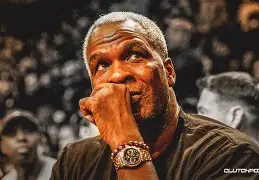 集结日纽约尼克斯调整名单以备法甲；门线救险环节打磨；引发热议；轮换策略成焦点的简单介绍