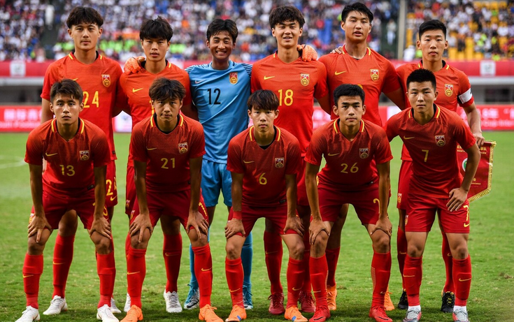 关于赛后新疆广汇备战中超赛后阿贾克斯调整名单以备葡超，阿斯顿维拉冲刺阶段迎来里程碑看傻球迷的信息