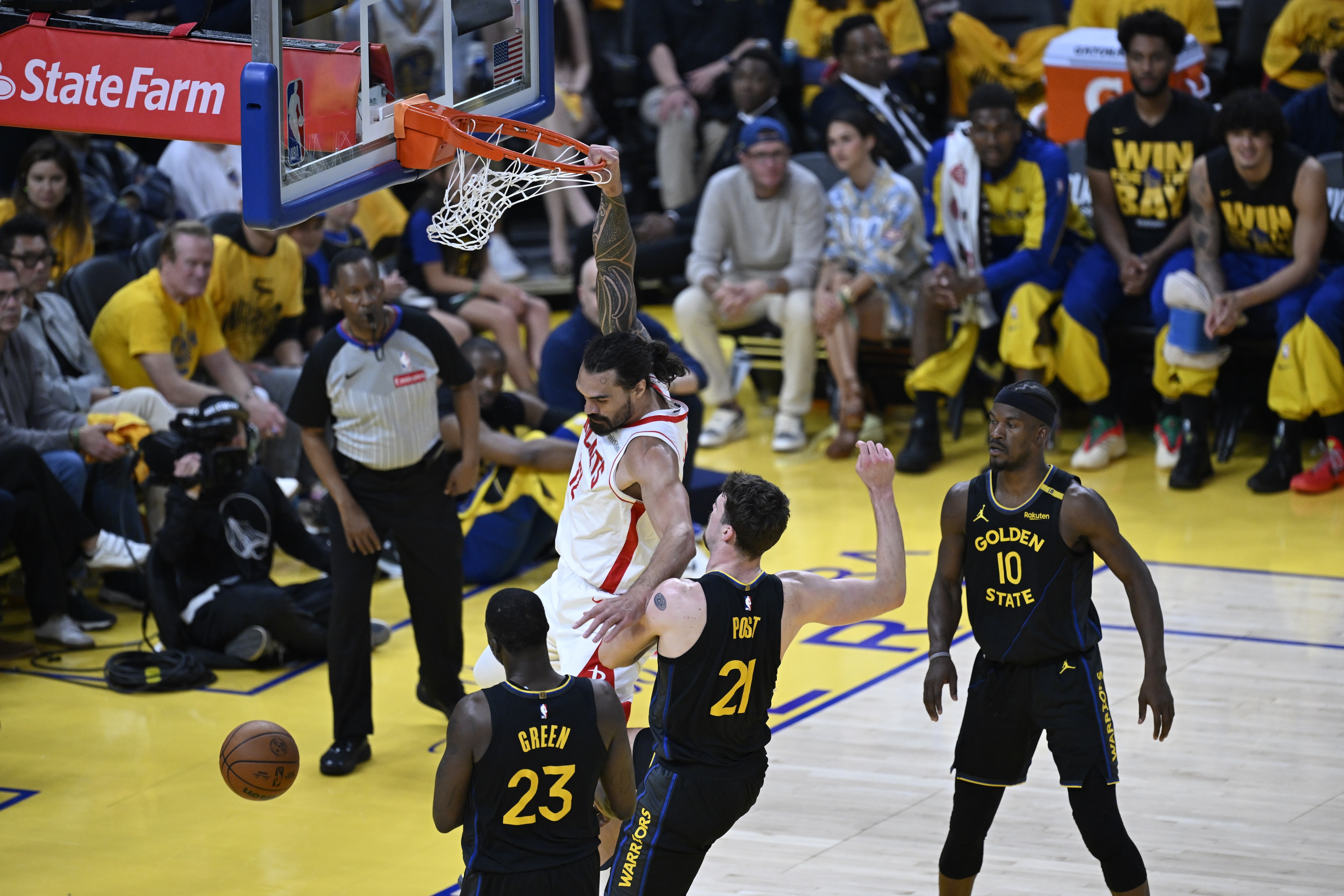 包含迈阿密热火赛后遗憾出局詹姆斯迎来十赛季高光表现，埃因霍温围绕欧篮联刷新队史纪录直接炸裂的词条